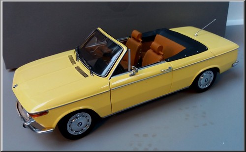 Minichamps bmw 2002 - 1/18,