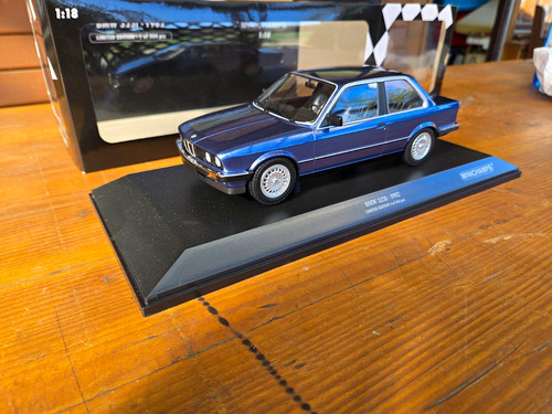 Minichamps bmw 323i e30 - bmw,