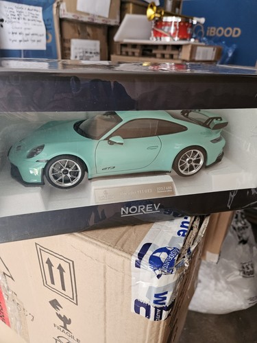 Minichamps porsche gt3 - 1:18,
