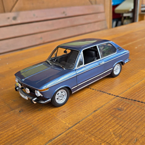 Minichamps bmw 2000 tii - 1:18,