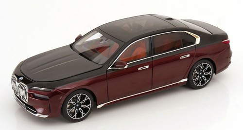 Minichamps bmw i7 saloon - 1:18,