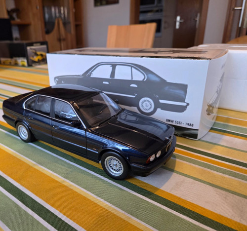 Minichamps bmw 535i - 1:18, e34