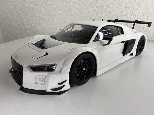 Minichamps audi r8 lms - 1:18,